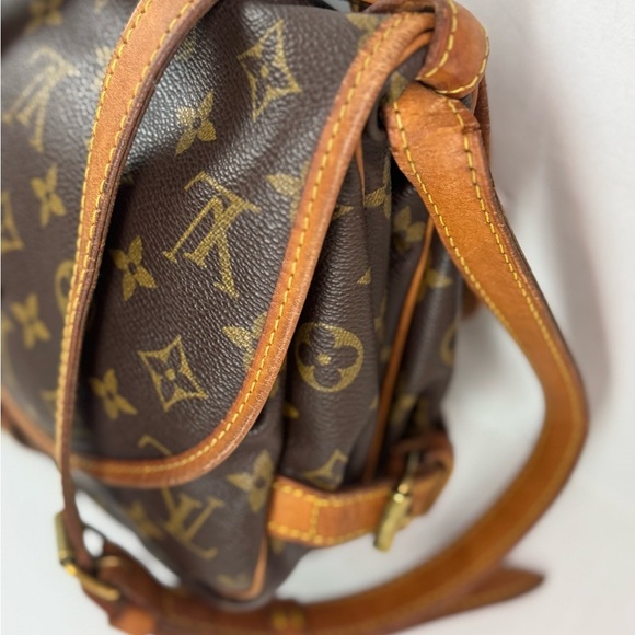 LOUIS VUITTON Monogram Saumur 30 Brown Crossbody shoulder bag. - Picture 7 of 15